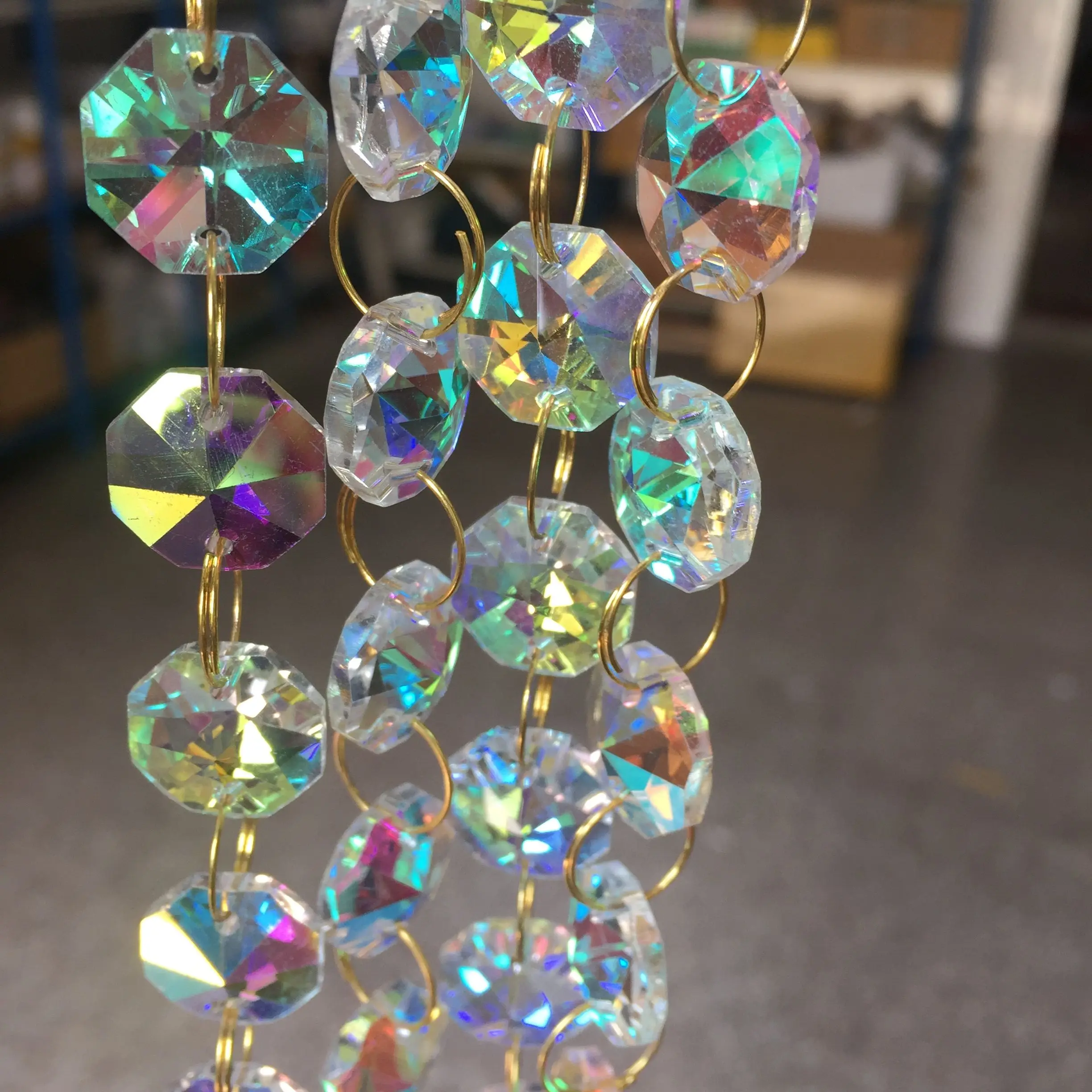 Кристаллическая восьмиугольная гирлянда из бусин AB 14 мм с серебряными кольцами