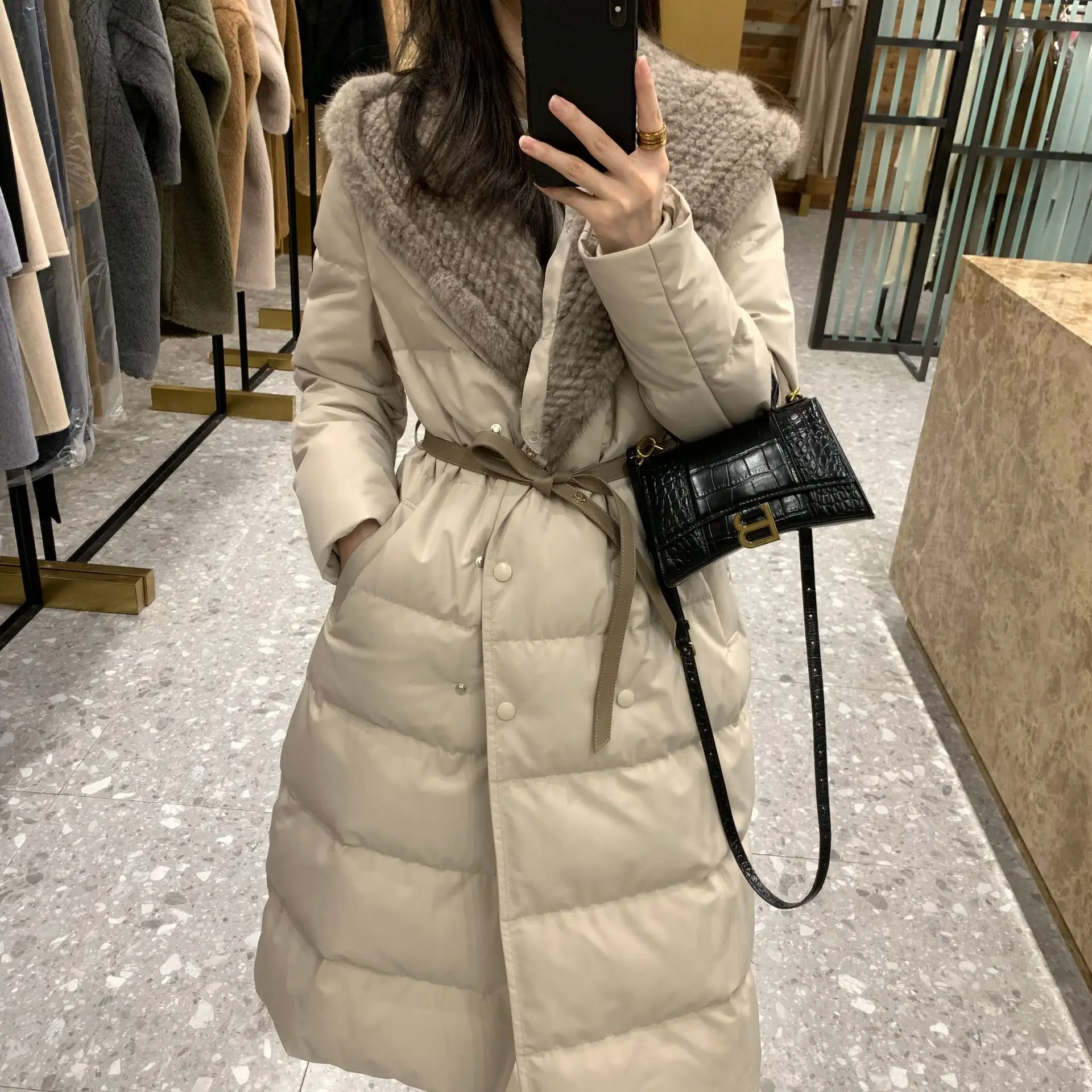 2021 new autumn and winter down jacket women white goose down mink hat detachable bread jacket European style jacket