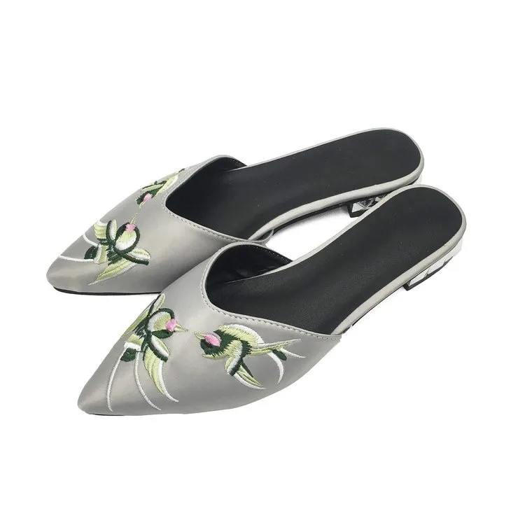 Женские мюли с вышивкой летние шлепанцы на плоской подошве без застежки острым