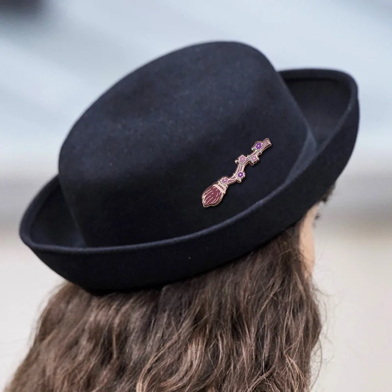 Волшебная ведьма бромпад эмалированная булавка с розовыми цветами волшебный