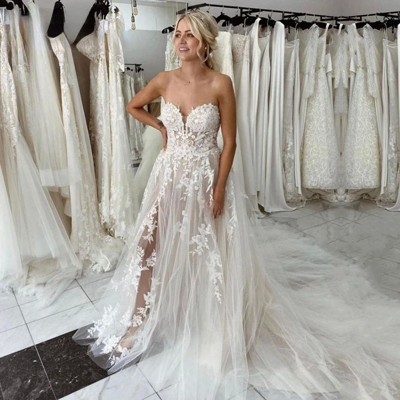 

Sweetheart Boho Wedding Dresses 2021 Lace Appliques Sexy Side Split Tulle Wedding Gown Open Back Sleeveless Elegant Bridal Dress