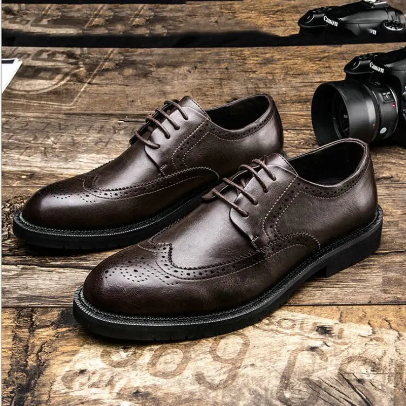 

New 2019 Luxury Fashion Brand Dress Shoes Men Leather Brogue Mens Flats Shoes Casual British Style Men Oxfords Big size fgb78