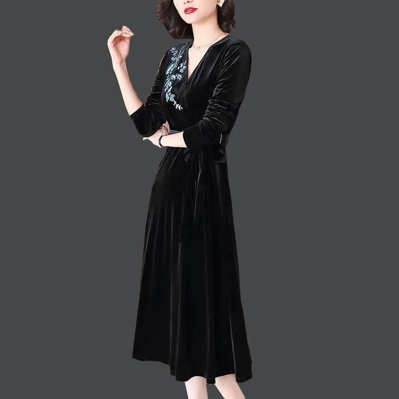 

2021 New vintage black gold velvet dress autumn and winter high-end temperament French waist thin vestidos