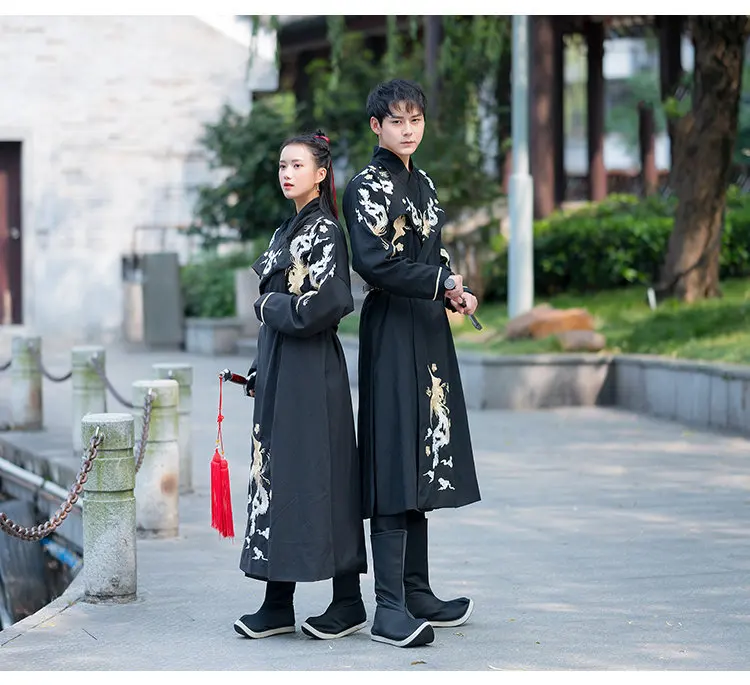 Королевская гвардия династии Мин классическая вышивка с круглым вырезом мужской