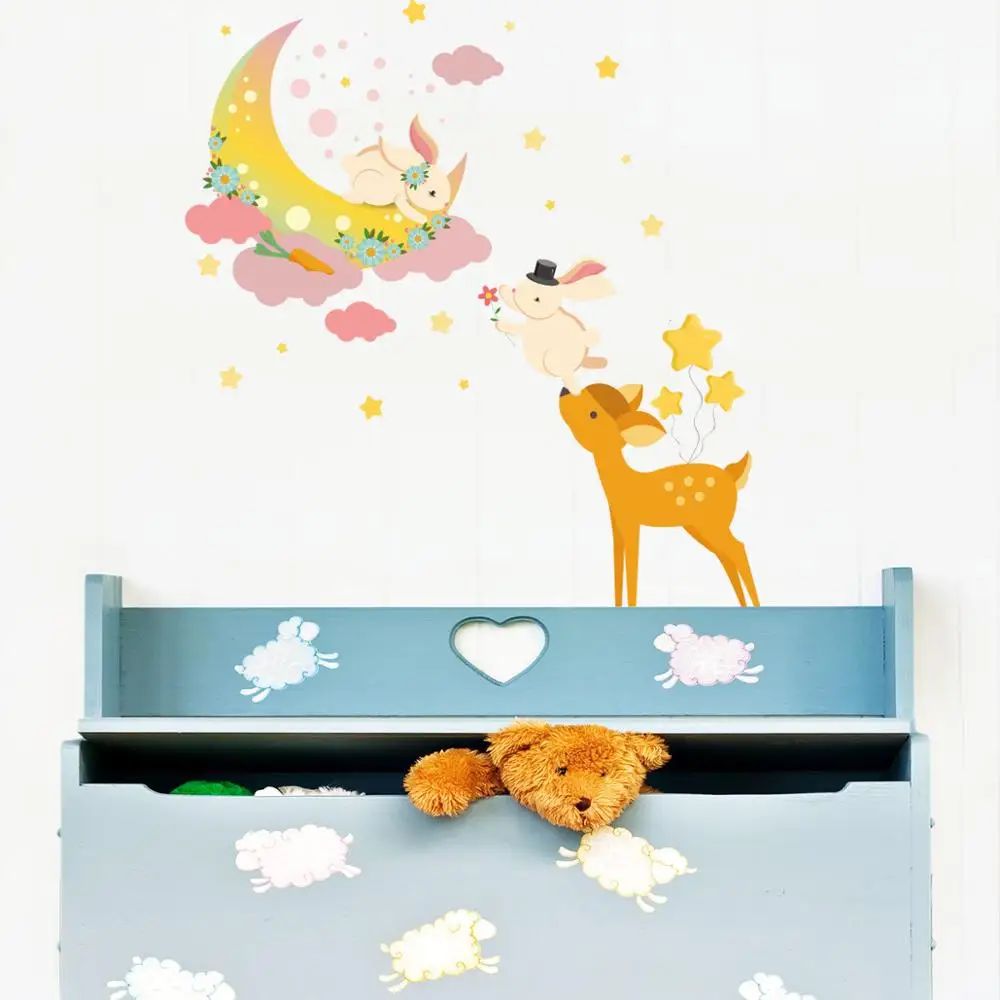 Декоративная наклейка на стену с изображением светлой Луны кролика из