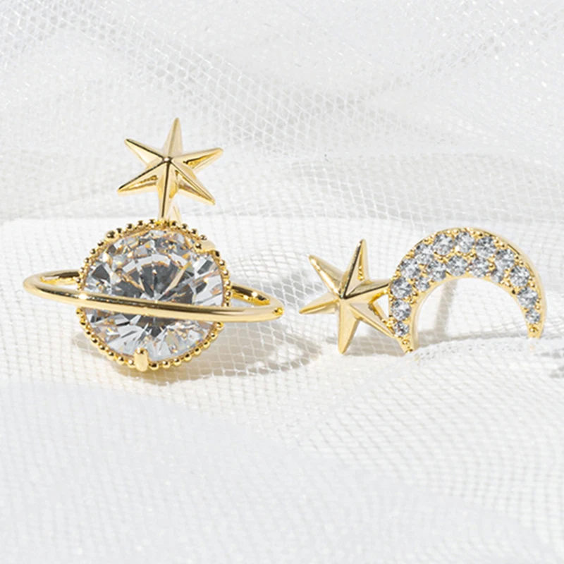 

XIYANIKE Dream Space Planet Rotating Stars Moon Earrings Golden Rhinestone Stud Earrings Fashion 2020 Small Jewelry For Girl