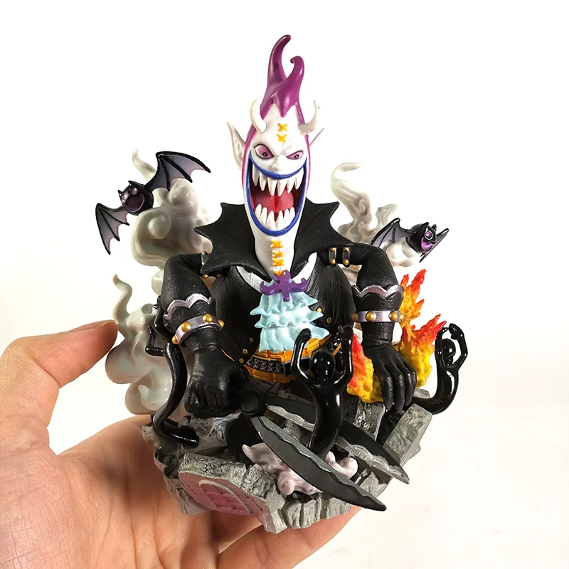 

Japan Anime One Piece Bartholemew Kuma /Gekko Moria Figure PVC The King Crane Machine Collection Model Dolls Gifts