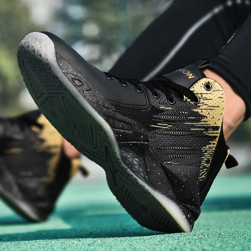 

Basketball Shoes Men High Top Sport Shoes Lightweight Outdoor Lace-Up Men Shoes Breathable Sneakers
