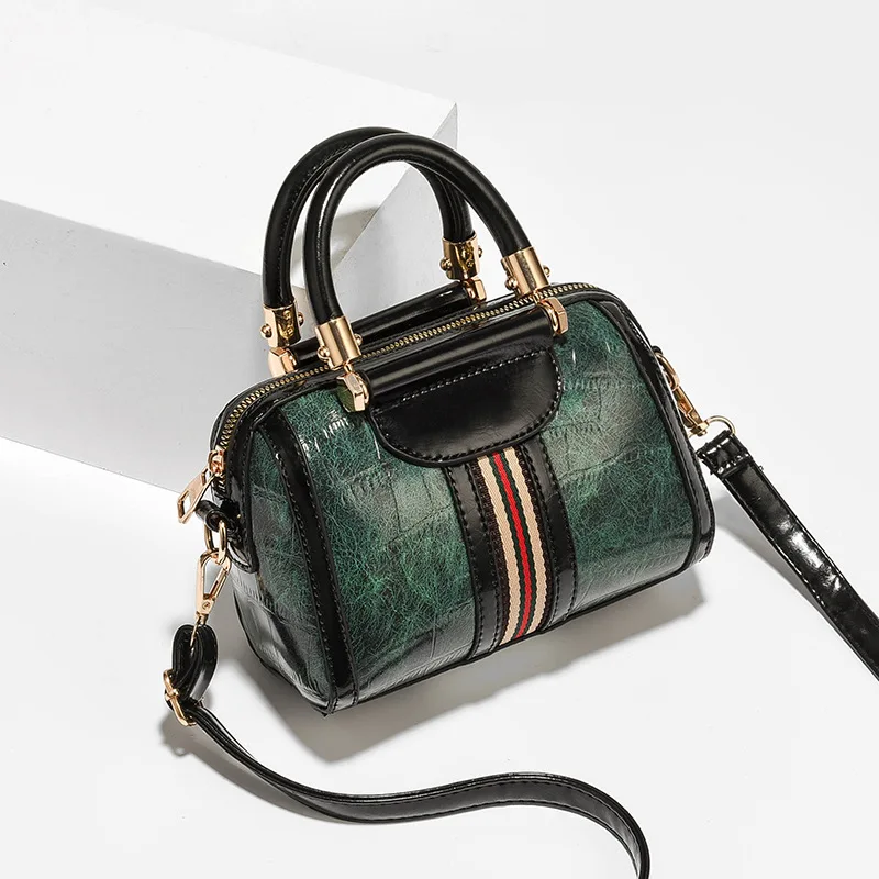 

Louis Brand Tassel Fashion Women Bag Leather Handbags Shoulder Bag Small Flap Crossbody Bags for Women 2020 Messenger Bags gg