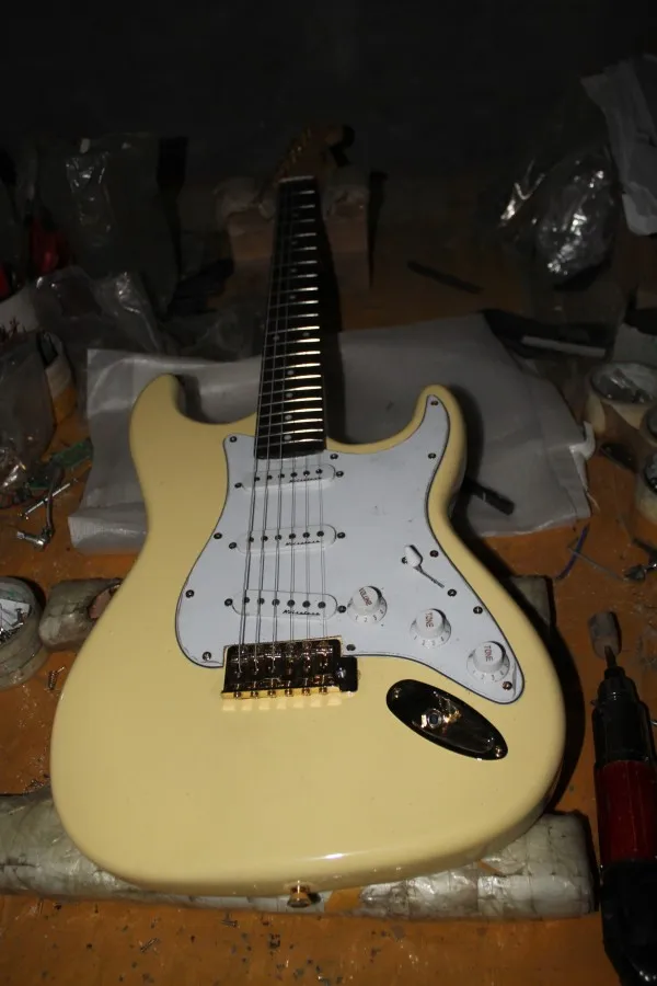Фабрика custom shop новейшие пользовательские ST кремовый желтый палисандр гриф