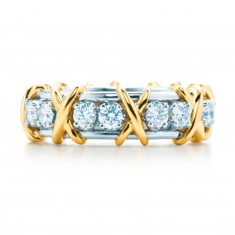 Женское классическое ювелирное изделие из серебра 925 пробы с цирконом 5 А желтое