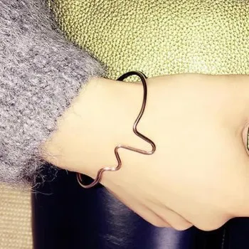 

Lightning ECG Bracelet Korean Jewelry Simple Personality Jewelry Heart Opening Bracelet Female H122