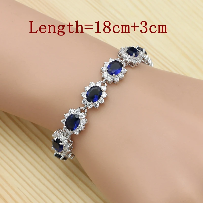 Женский ювелирный комплект из кольца браслета и сережек серебра 925 пробы |