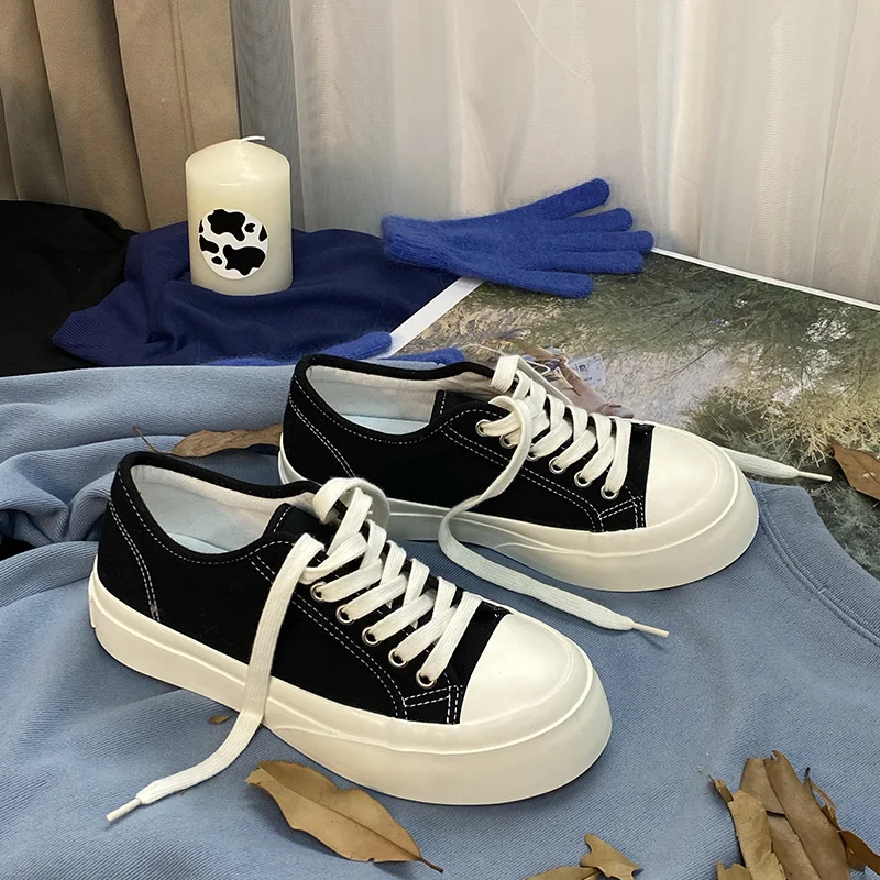 

Women Cloth Shoes Chunky Sole Thick Bottom Solid Color 35-40 Girl Pink Shoes Good Quality Low Lacing All Black Sneakers 2021 New