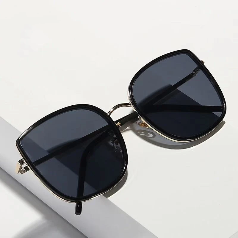 

Retro Sunglasses New Big Frame Ladies Brand Designer Glasses Summer Fashion Outdoor Sunscreen Sun Glasses UV400