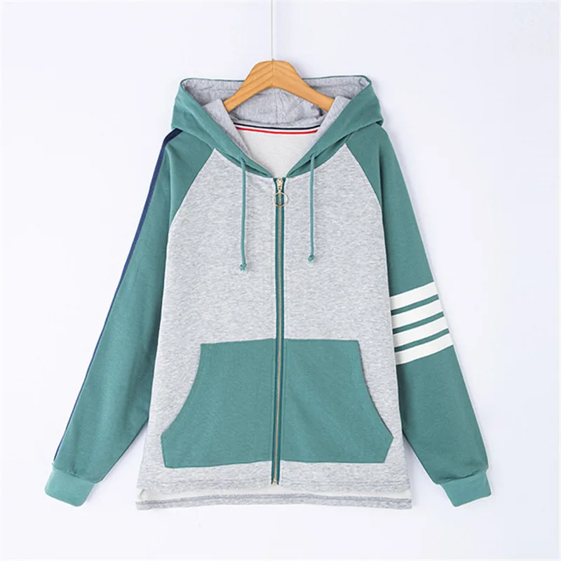 

Hoodies & Sweatshirts