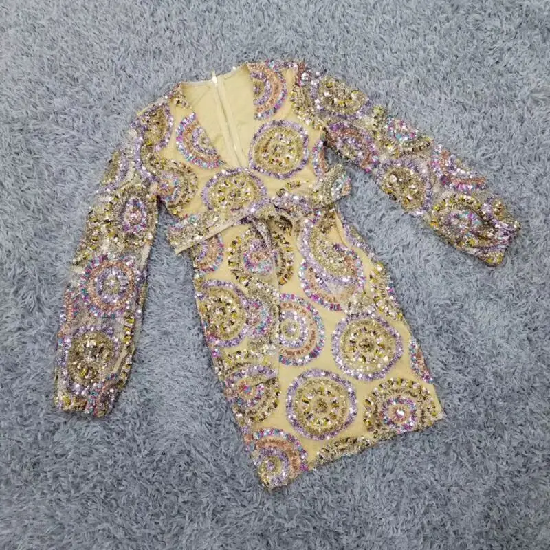 Высококачественное яркое платье с длинным рукавом и V-образным вырезом длинное