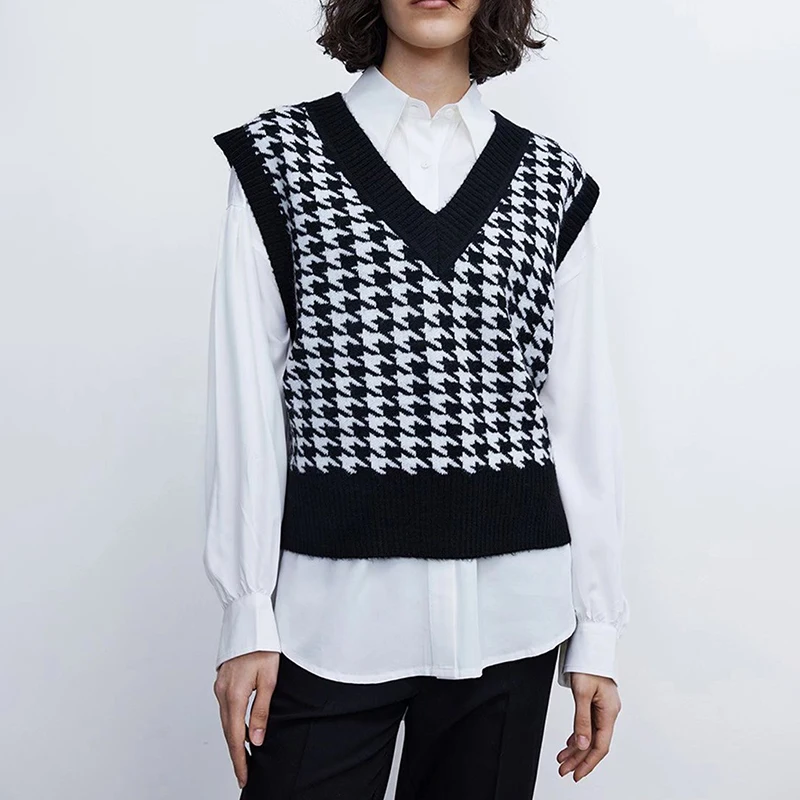 

2022 Spring Women Fashion Black White Houndstooth Knitted Vest Vintage Loose Sleeveless V Neck Female Pullovers Chic Top BB4572