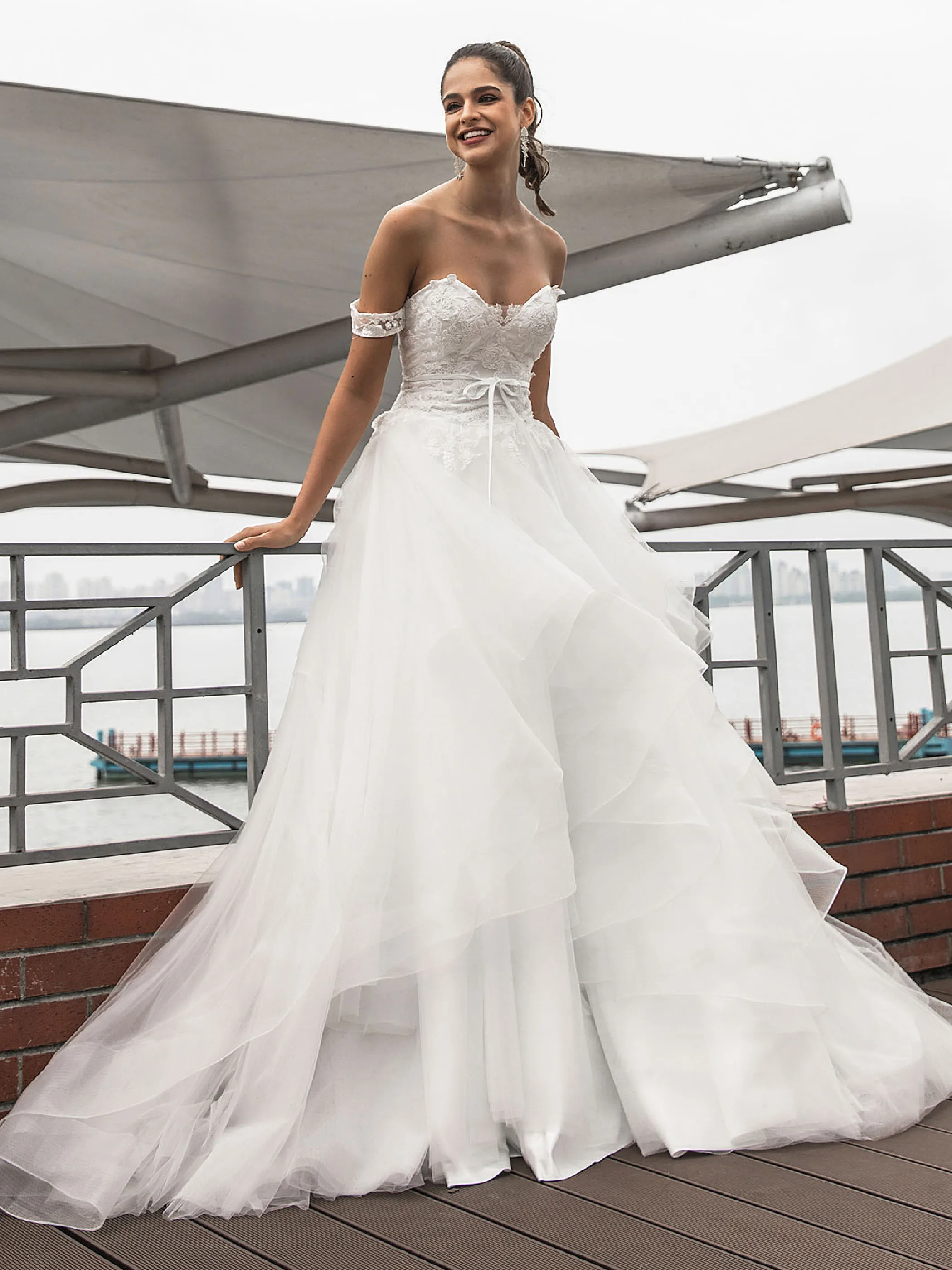 

Dressv Элегантное свадебное платье с открытыми плечами с коротким шлейфом бальное платье без рукавов с аппликацией для улицы и церкви свадебн...