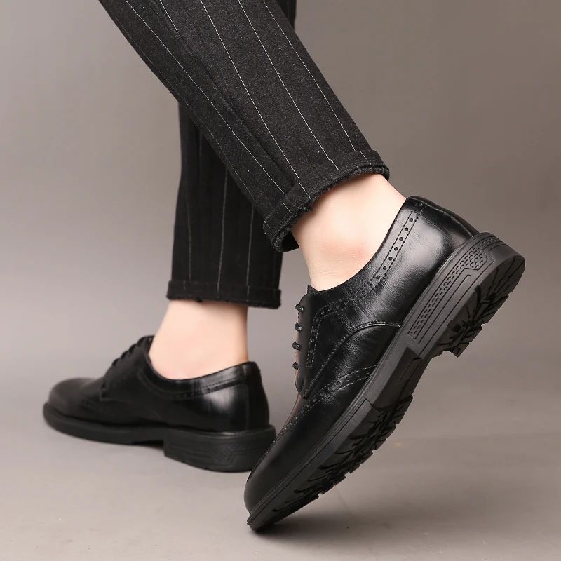 

Luxury Genuine Leather Men Breathable Rubber Formal Dress Oxford Hole Out Soft Oxfords Shoes Mens Lace-up Flat Dress Shoes