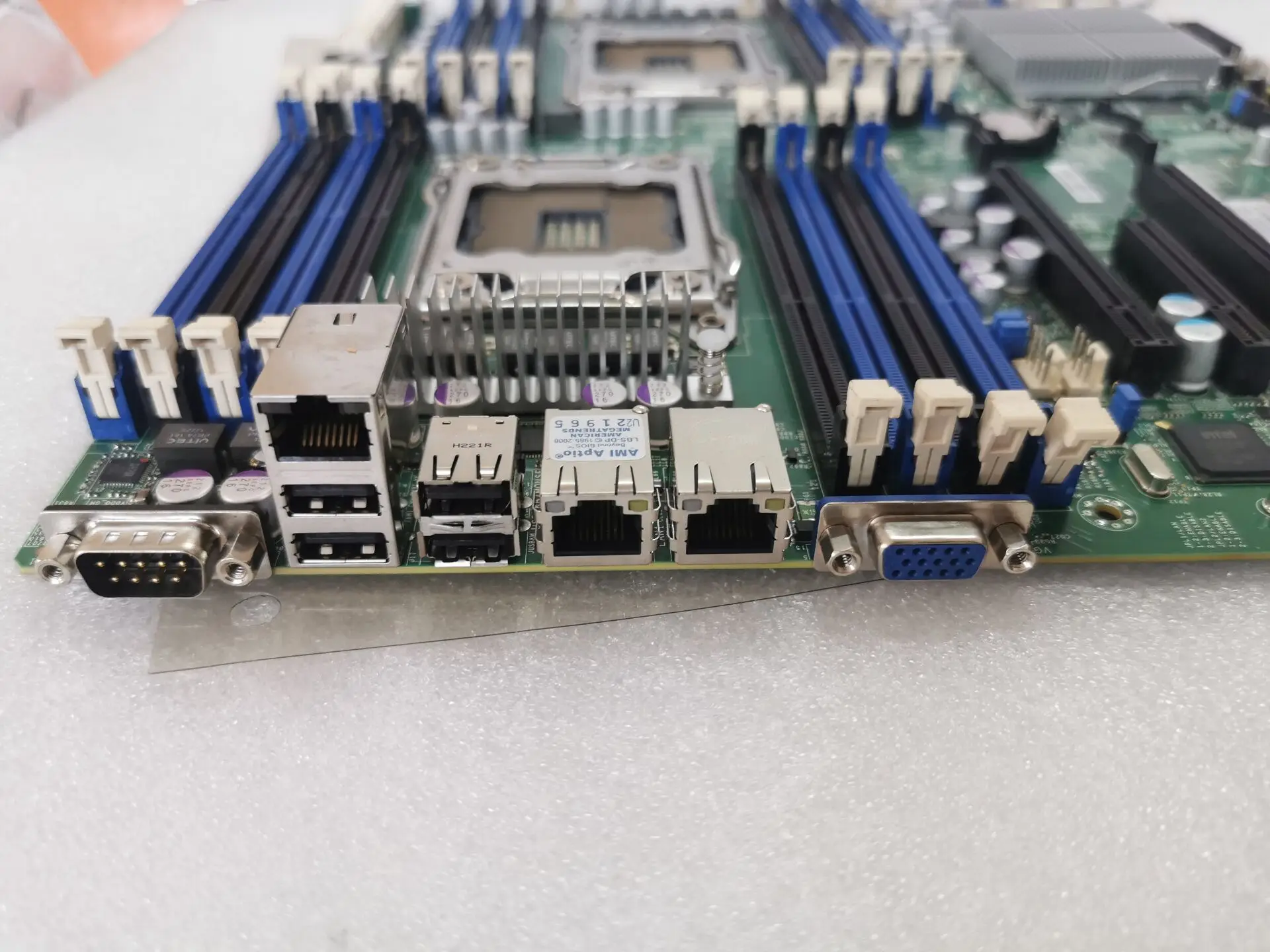 Фонарь для материнской платы супермикро сервера LGA2011 фонарь V1 V2 C606 ECC DDR3 SATA3 SAS IPMI2.0