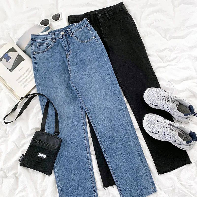 

Однотонные прямые джинсы с высокой талией и эластичным поясом синие/черные