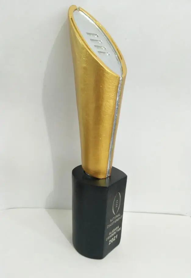 Награда для всех лет и команд национального колледжа по футболу декоративные