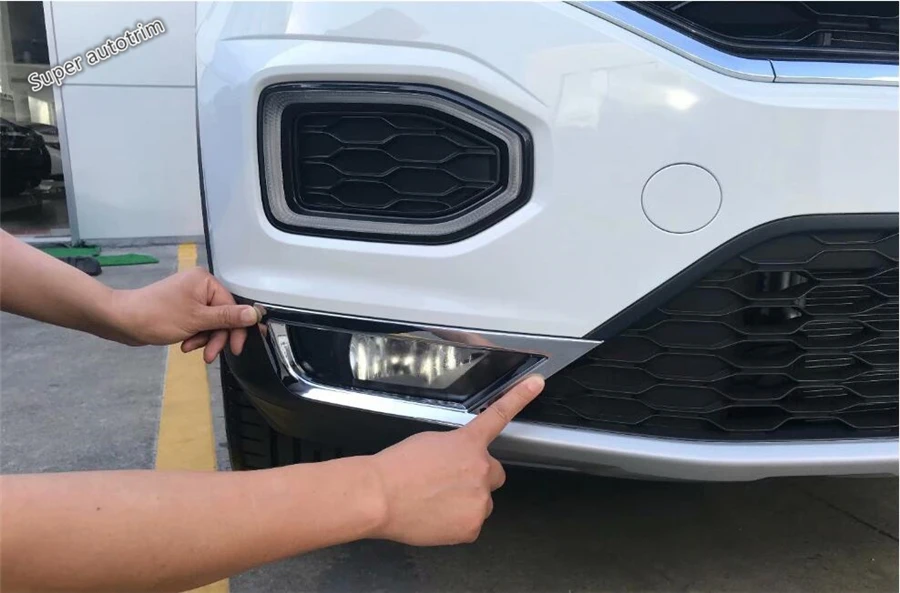 Lapetus аксессуары наружные передние противотуманные фары Foglight крышка лампы отделка 2 шт. хром подходит для Volkswagen T-Roc T Roc ABS