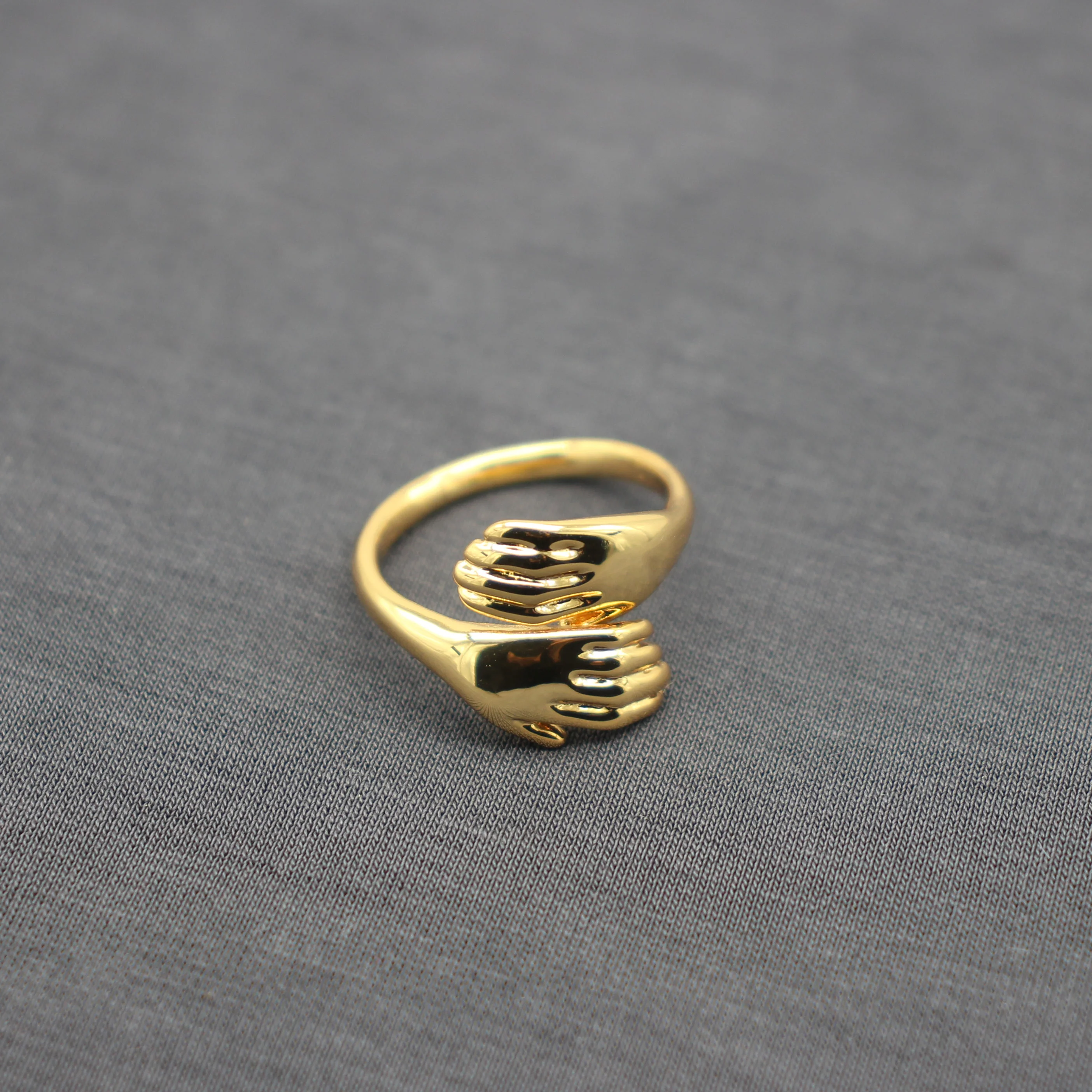 

2021 Love Hug Gold Ring Ladies Niche Design Hand Hug Couple Wedding Jewelry Rings Opening Romantic Lover Gift Jewelry for Women