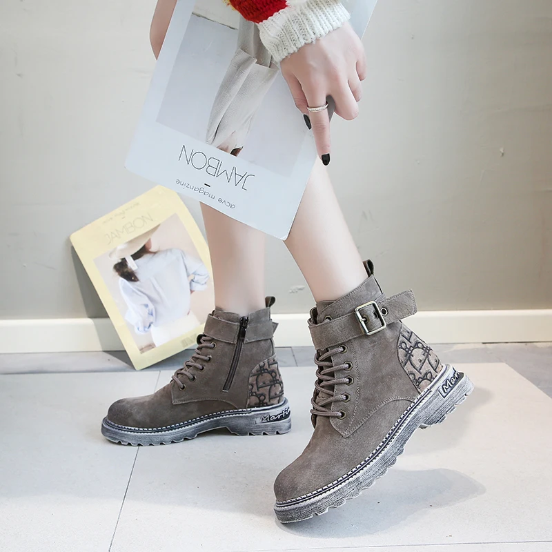 Красивые замшевые Ботинки martin с граффити Цвет черный серый женская обувь на