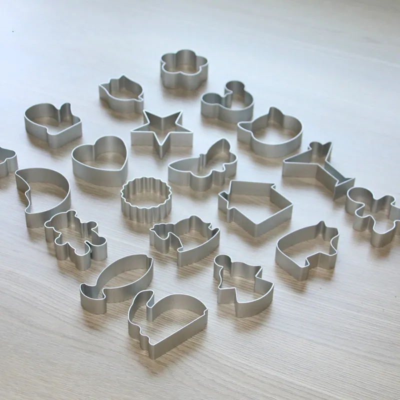 

Yunexpress Cookie Cutters Moulds Aluminum Alloy Cute Animal Shape Biscuit Mold DIY Fondant Pastry Decorating Baking Kitchen Tool