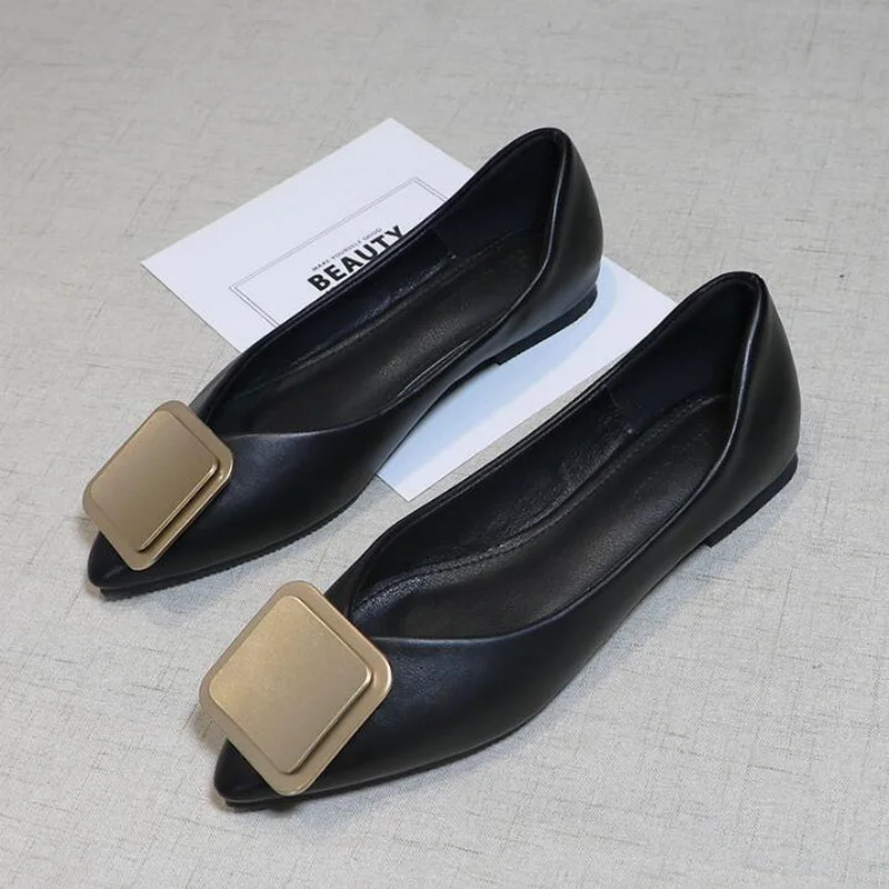 Весенняя женская обувь на плоской подошве туфли-лодочки с закрытым острым носком