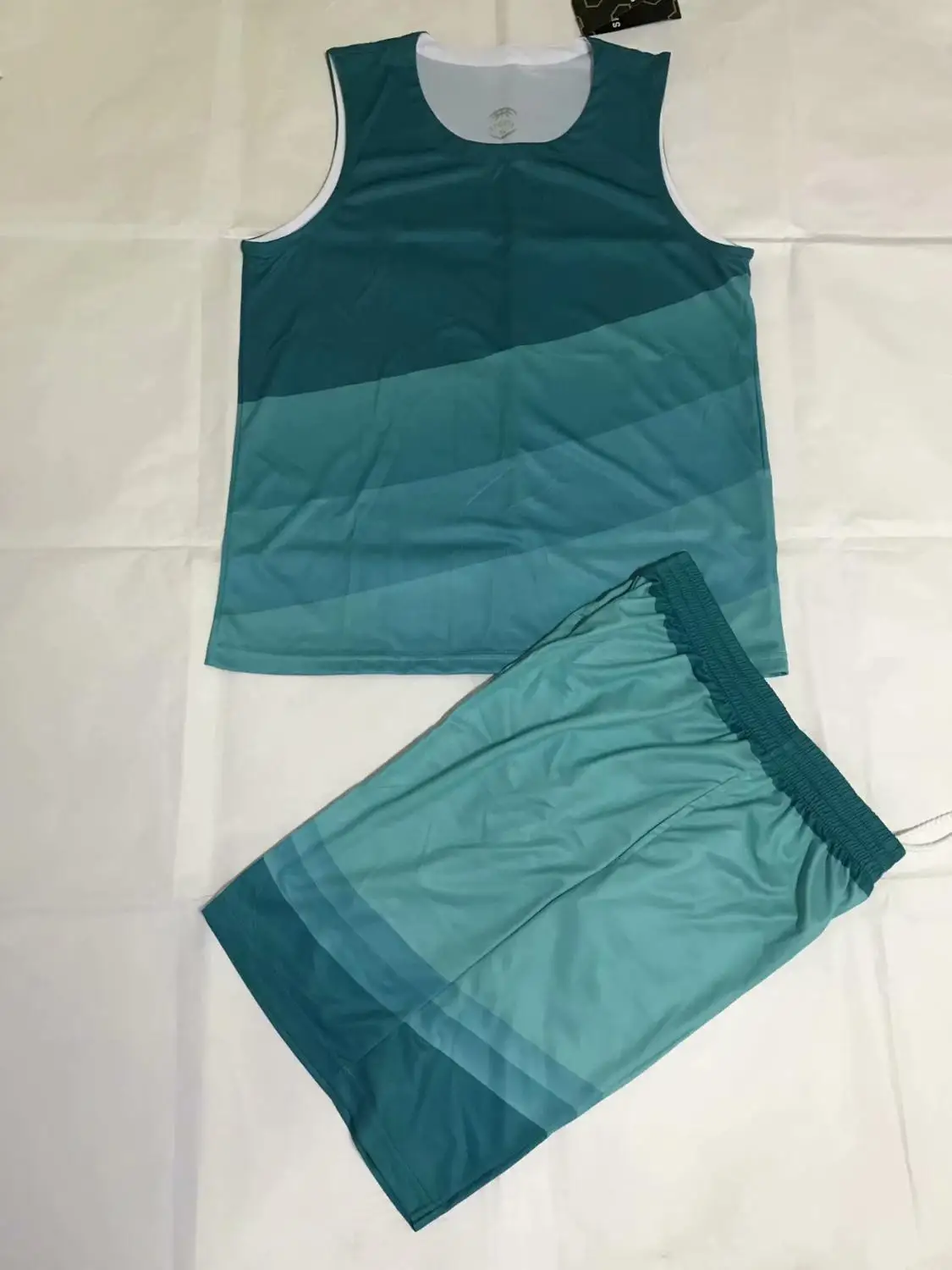 

2021 New Professional Adult Basketball Jerseys Sets Breathable Team Sports Suit Uniforms Competition Jerseys Custom Name Number