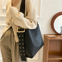2021 autumn simple textured solid color tote bag trending large capacity single shoulder messenger bag for female