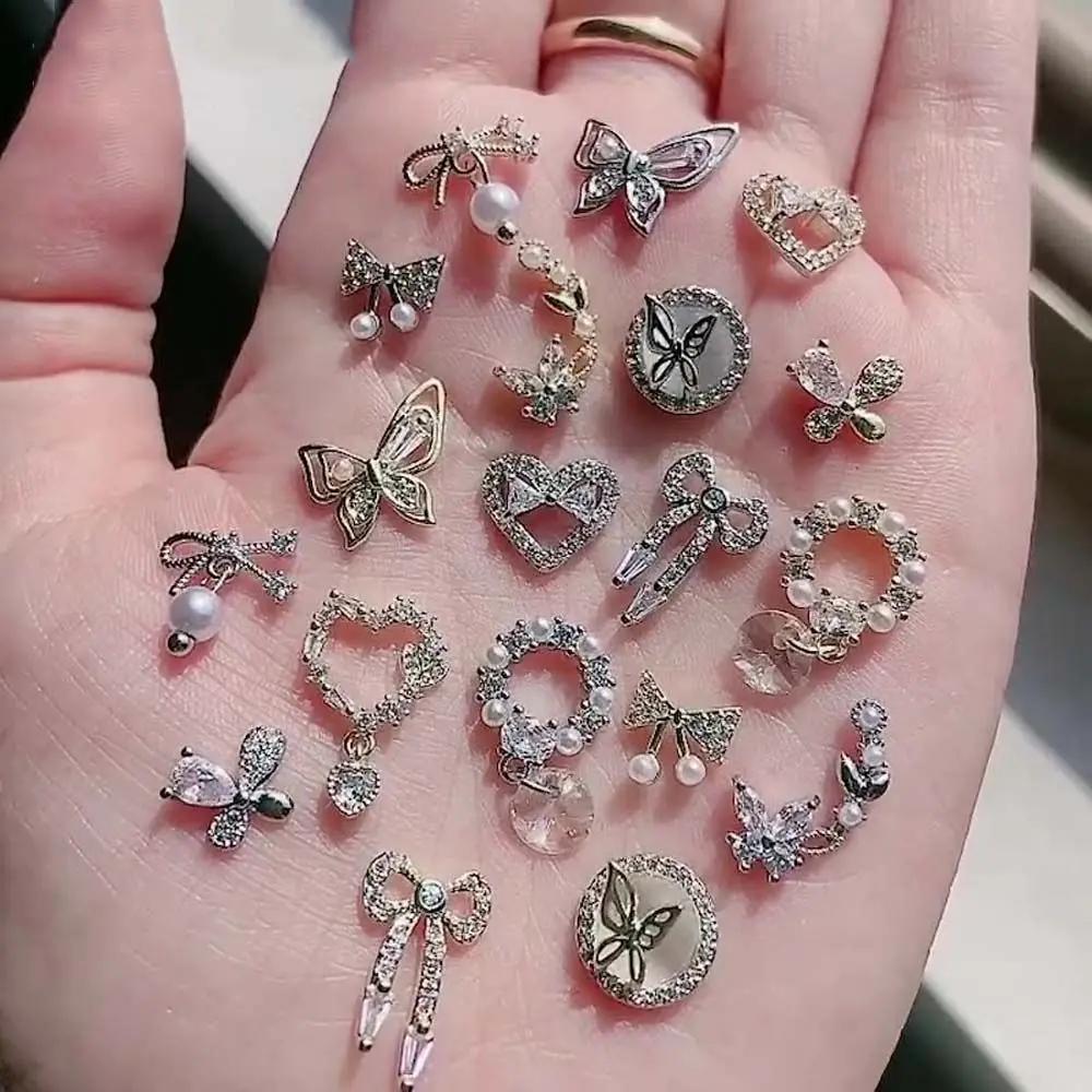 

Luxury Pearl Butterfly Love Pendant Glitter DIY Nail Jewelry 3D Nail Art Decoration Manicure Tool Nail Art Diamond