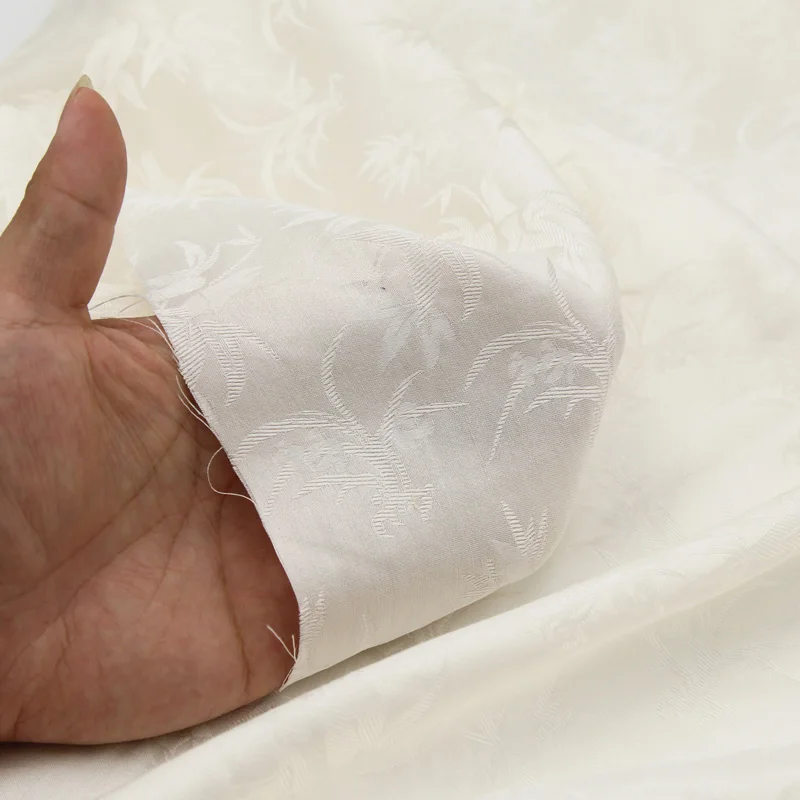 

Жаккардовый дизайн светло-бежевого цвета, похожий на белый шелк, хлопчатобумажная ткань, толщина 135 см, SCT703