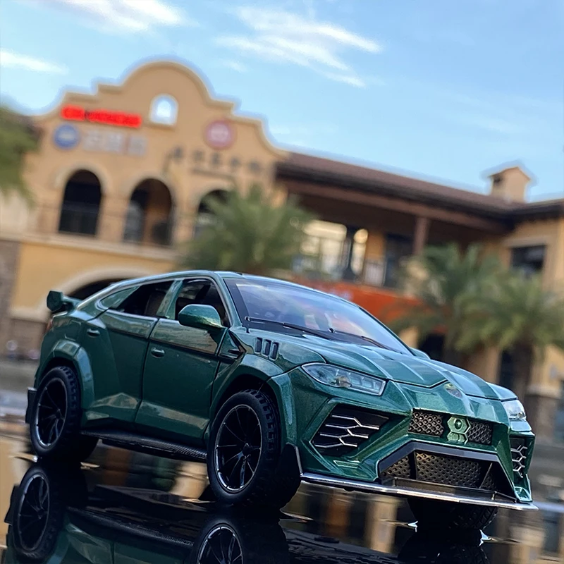 

1:32 URUS SUV Alloy Sports Car Model Diecasts Metal Toy Vehicles Car Model Simulation Sound Light Collection Childrens Toy Gift