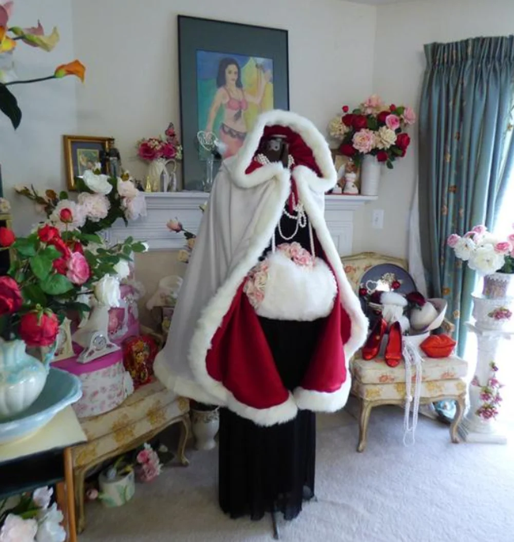 

Hot Women Velvet Cloak Cape with Hooded for Halloween Christmas Cosplay Costumes Christmas Cloak Women Girl Fancy Velvet Cape