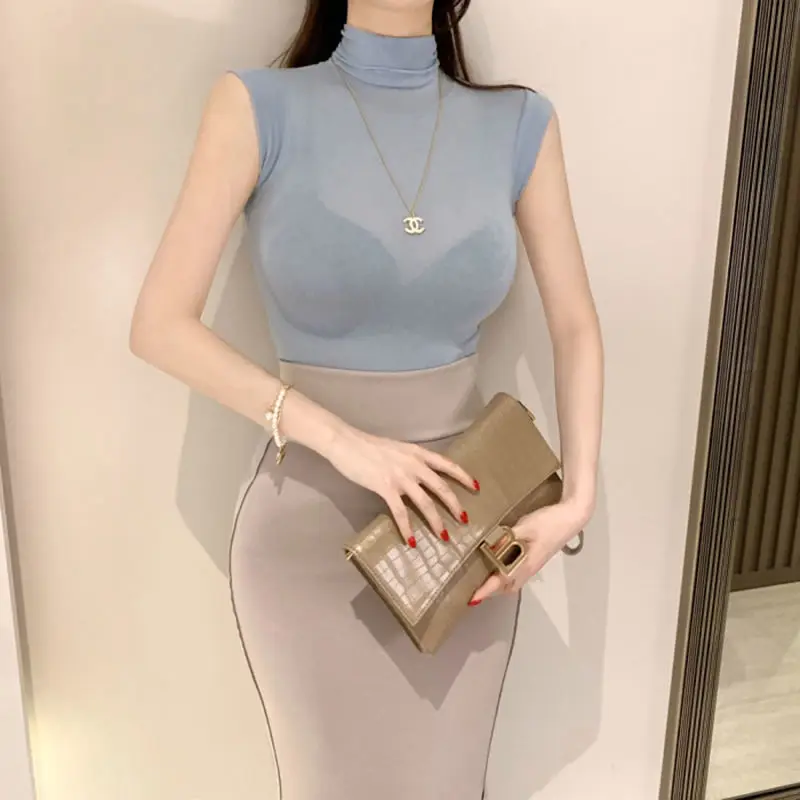 

Korean version 2021 autumn vest women's fashion trend slim slim slightly permeable top sleeveless high collar bottomed T-shirt