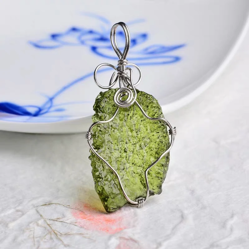 Распродажа A ++ натуральный молдавит зеленый аэролит кристалл падающий камень