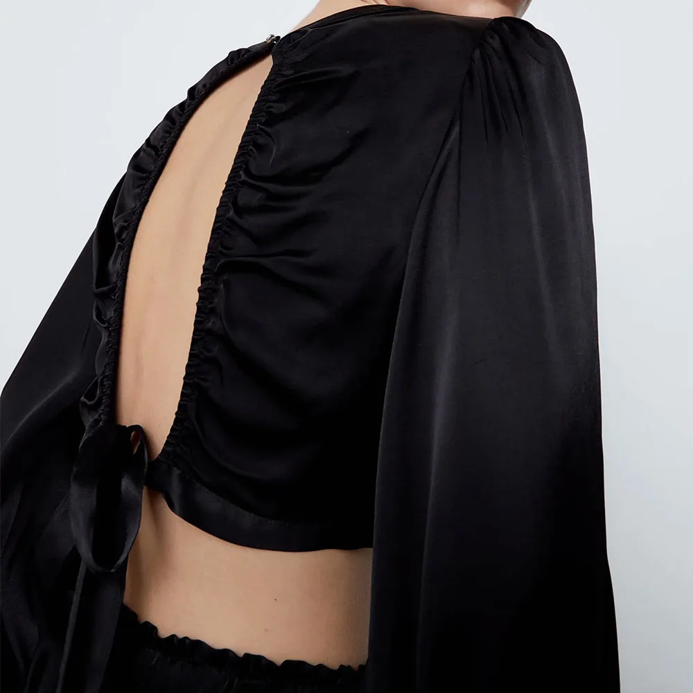 

DiYiG WOMAN Spring and Summer new women's sexy backless bubble sleeve satin textured short shirt base shirt