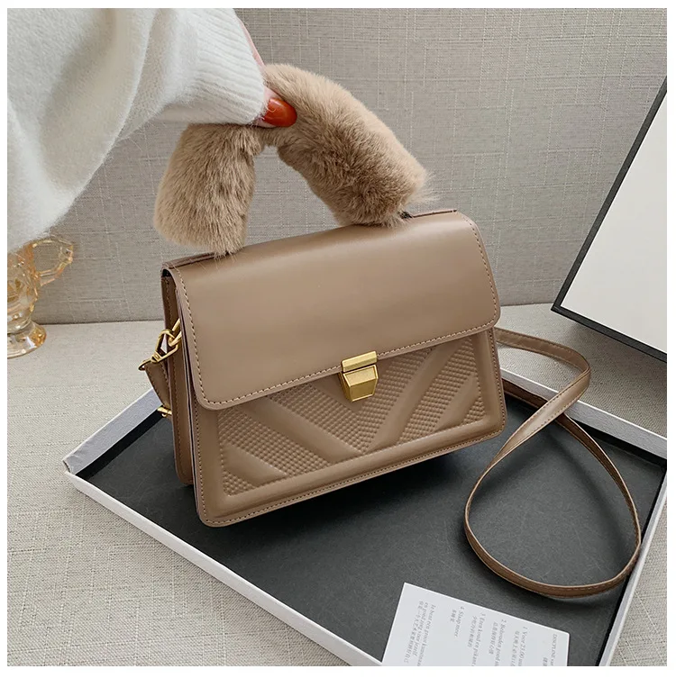 

Плюшевая сумка, женская сумка, новинка 2020, модная сумка в иностранном стиле, простая осенне-зимняя сумка-мессенджер на одно плечо