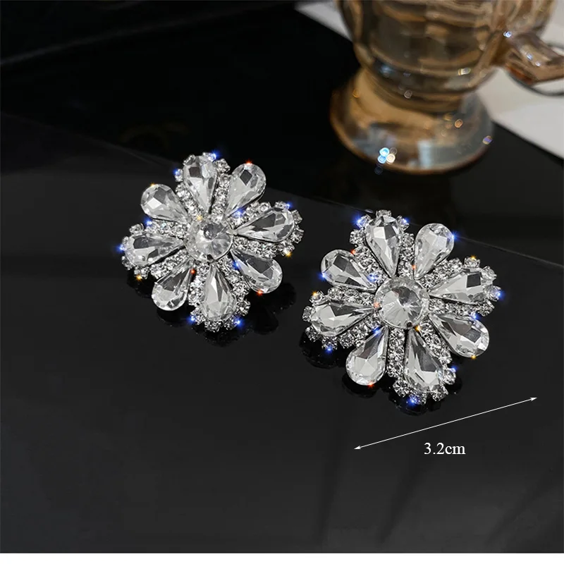 

Crystal flower earrings personalized earrings 2020 new fashion simple niche design temperament web celebrity female earrings