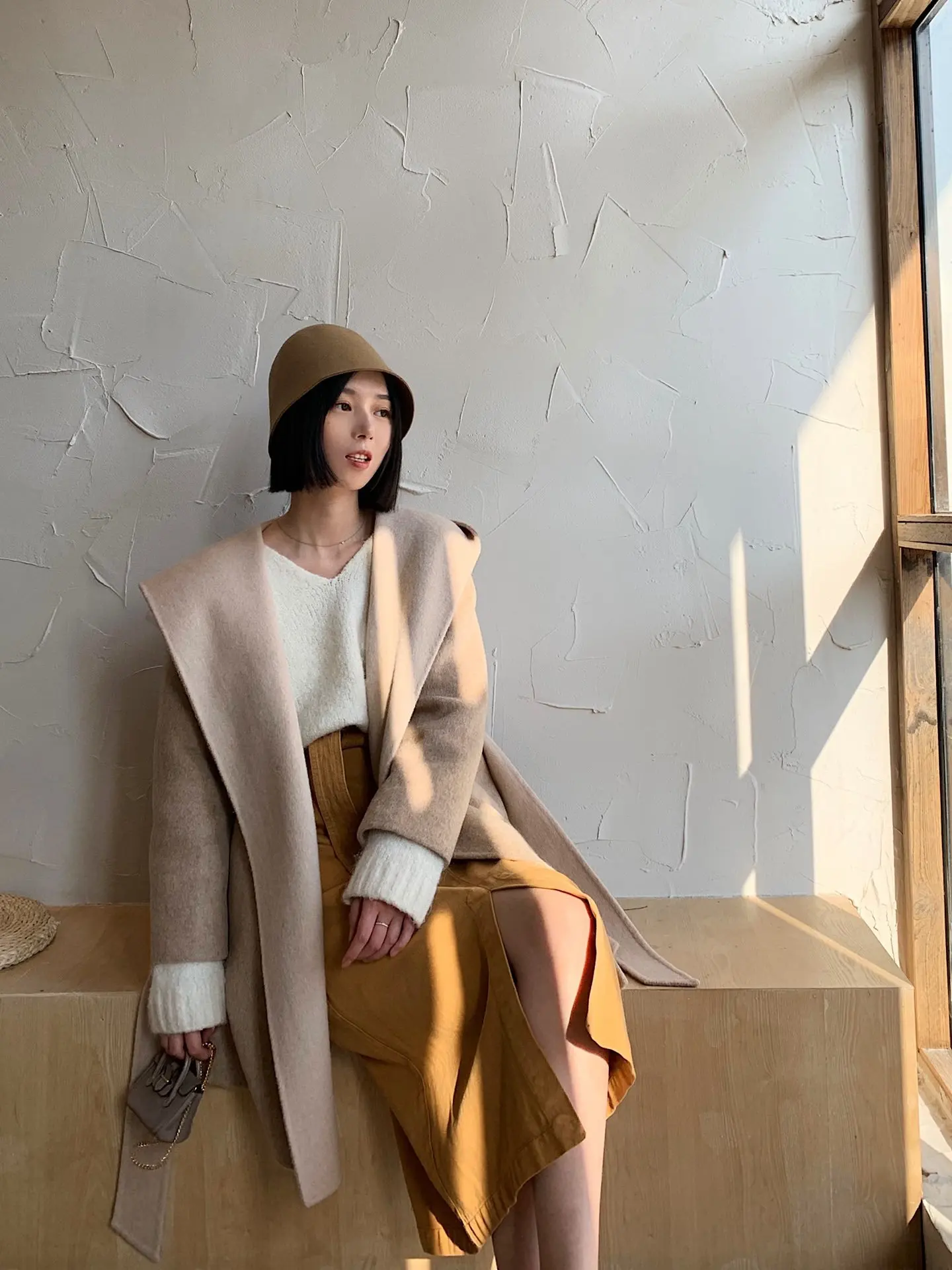 

New Fashion Long Solid Color Cashmere Coat With Belt Casual Turn-down Collar Long Overcoat For Women