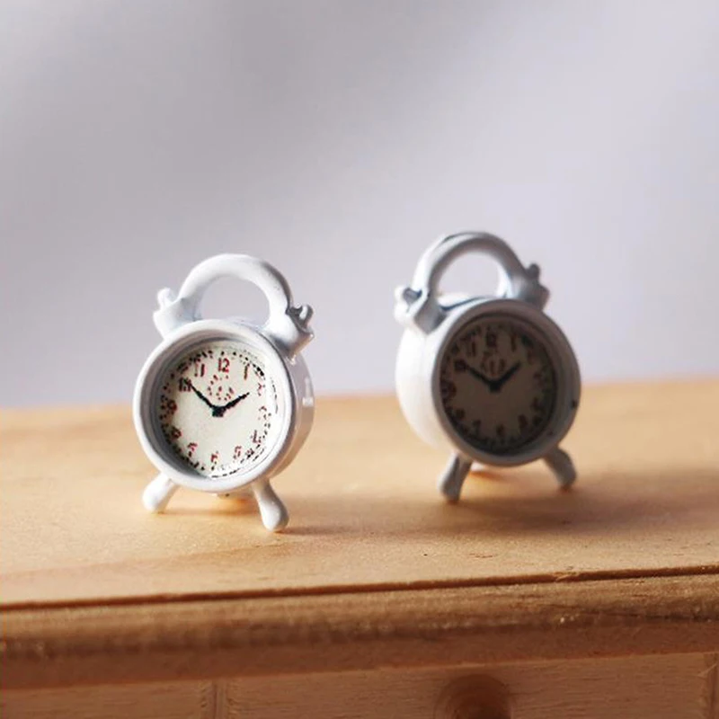 

1 PCS 1:12 Scale Alarm Clock Mini Home Decoration Dollhouse Miniature Room Accessories
