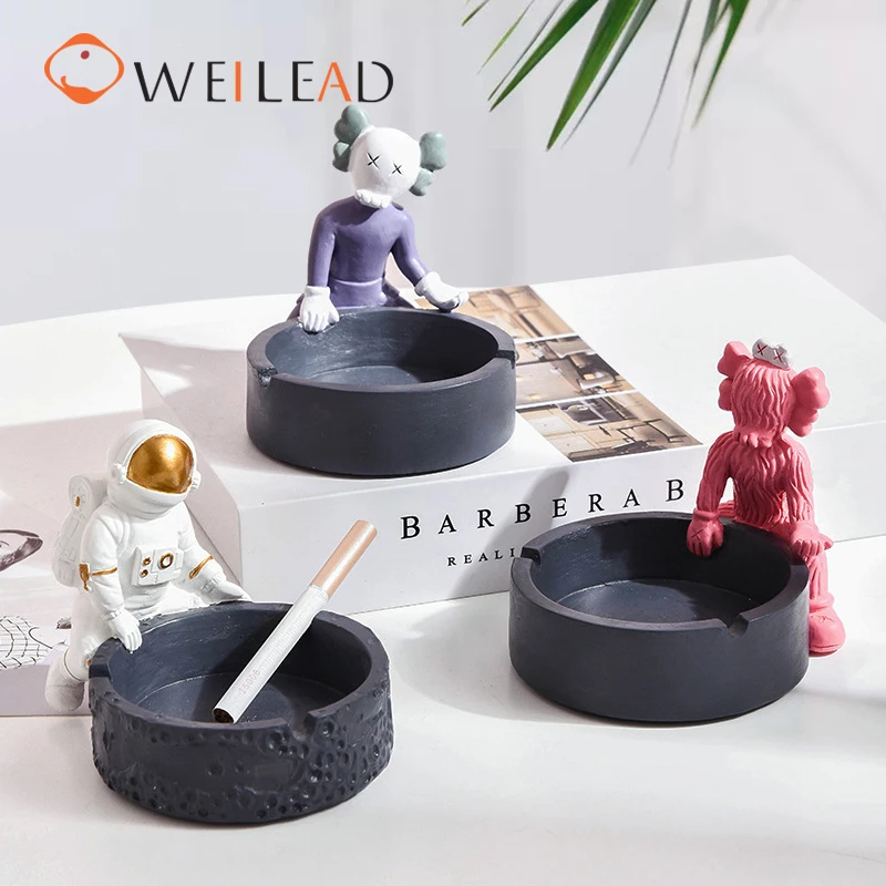 

WEILEAD Resin Astronaut Desktop Ashtray Creative Modern Nordic Figure Statue Interior Funny Office Study Decoration Accessories
