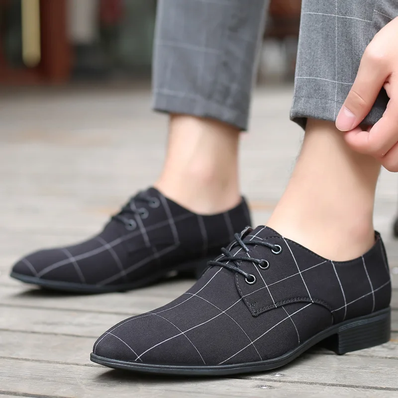 

2020 Men Fashion Classic Business Shoes Man Dress Shoes Korea Pointed Toe Lace-Up Formal Wedding Shoes Men Black Lattice M6-96