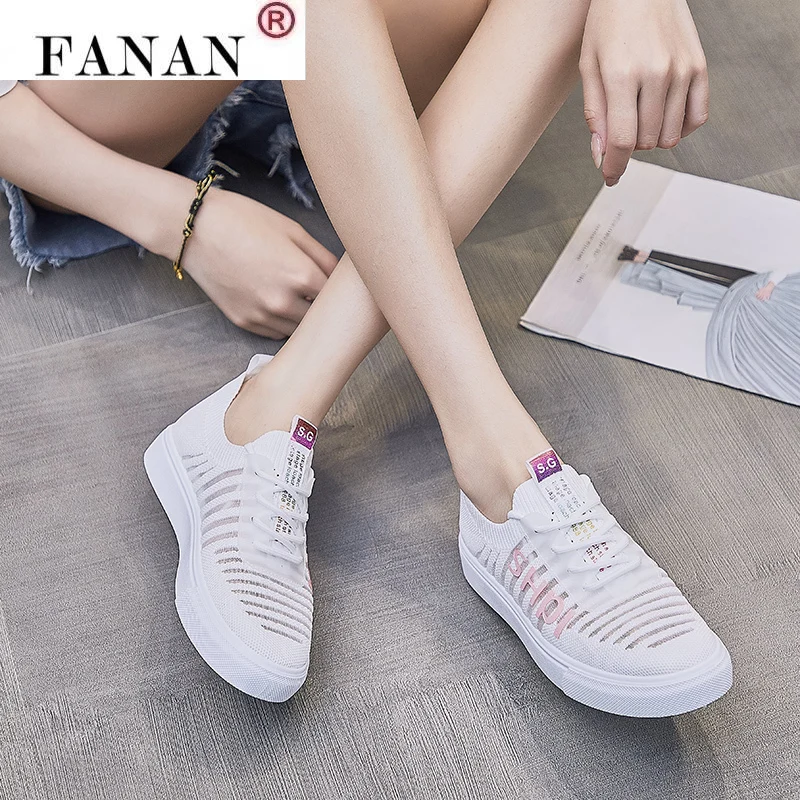 

Women Casual Sneakers Mesh Breathable Sport Flats Shoes Fashion Ultralight Comfort Walking Shoes Ladies Vulcanized Running Shoes