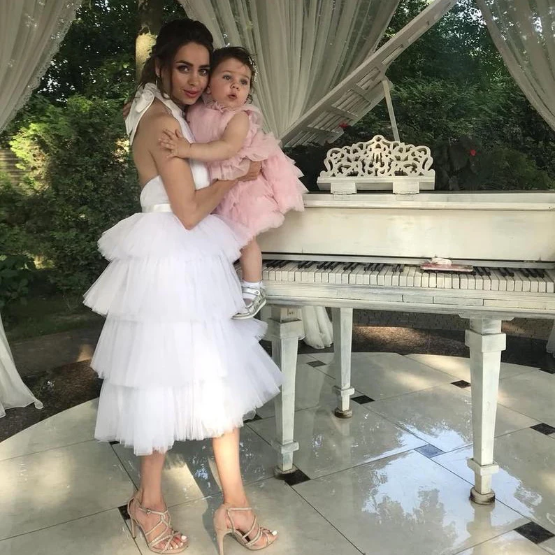 

2021 Elegant White Tiered Tulle Skirts Zipper Waistline Women Chic Ruffle Ankle Length Tutu Formal Party Skirt Customized