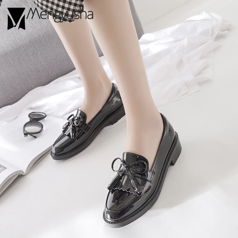 Туфли оксфорды женские с бахромой низкий квадратный каблук плоская подошва